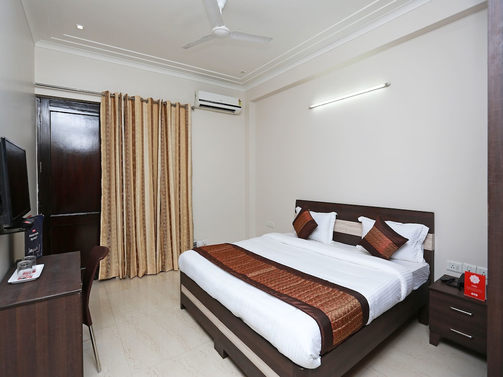 Oyo 11911 Go Rooms