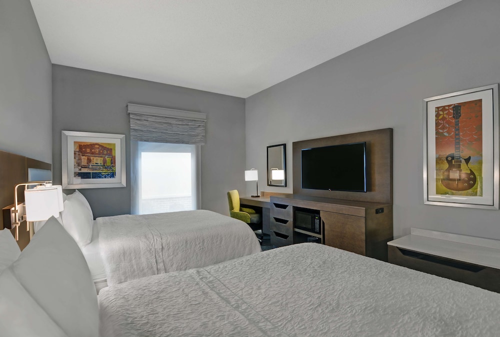 Hampton Inn Gallatin - photo 21
