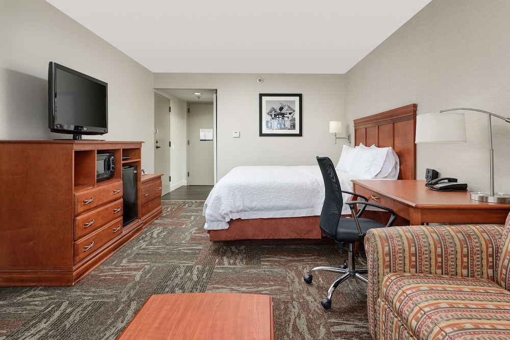 Hampton Inn Oak Ridge Knoxville - photo 10