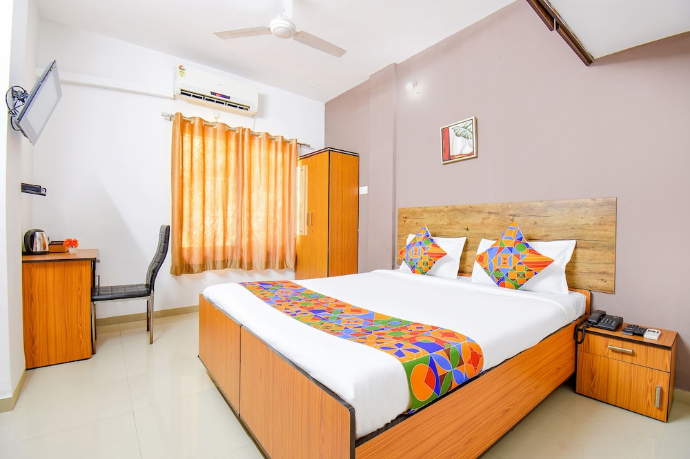 Capital O 92322 Hotel Vitthal Inn in Pune, India