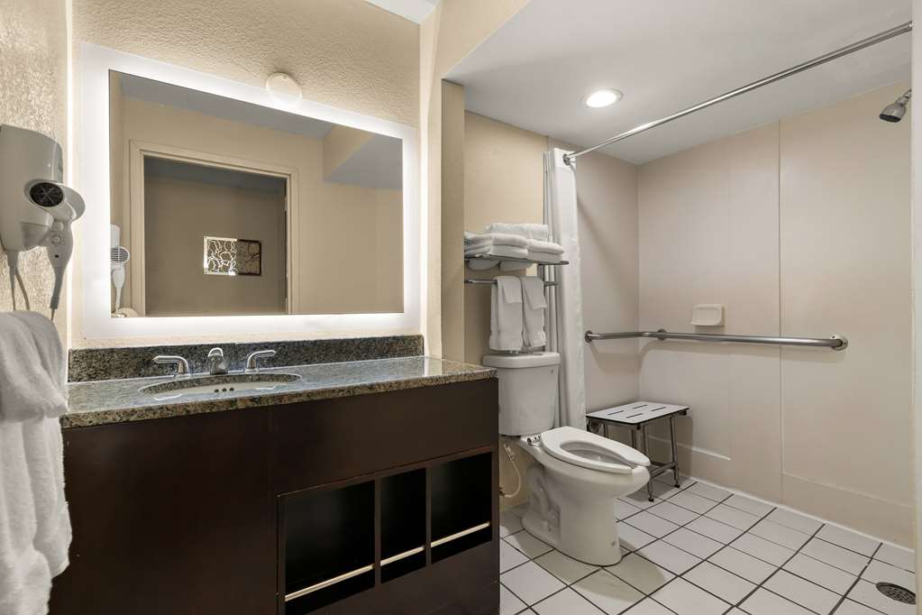 Ramada by Wyndham Harrisburg Hershey Area - photo 32