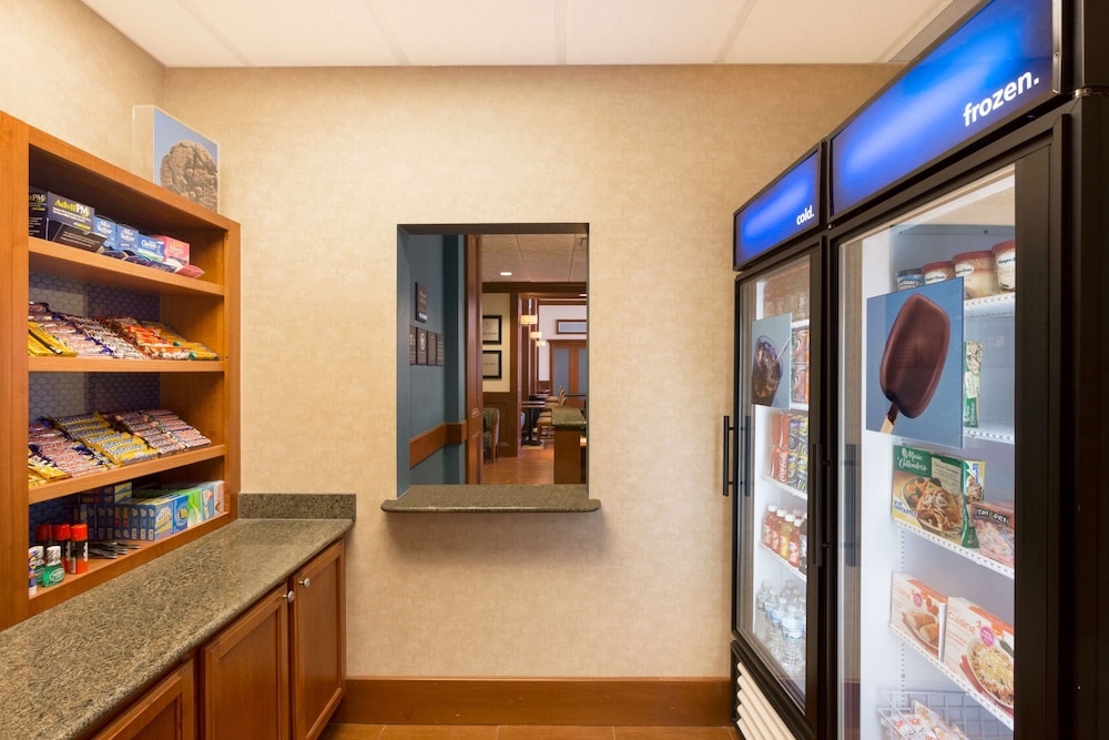 Hampton Inn & Suites Detroit Chesterfield Township - photo 50