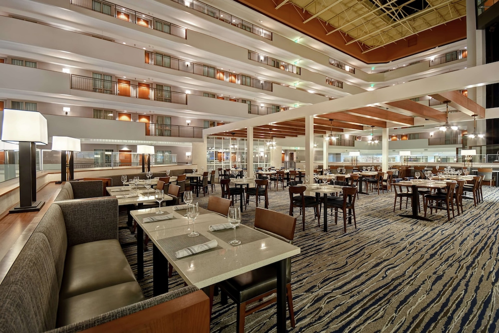 Embassy Suites by Hilton Omaha Downtown Old Market - photo 41