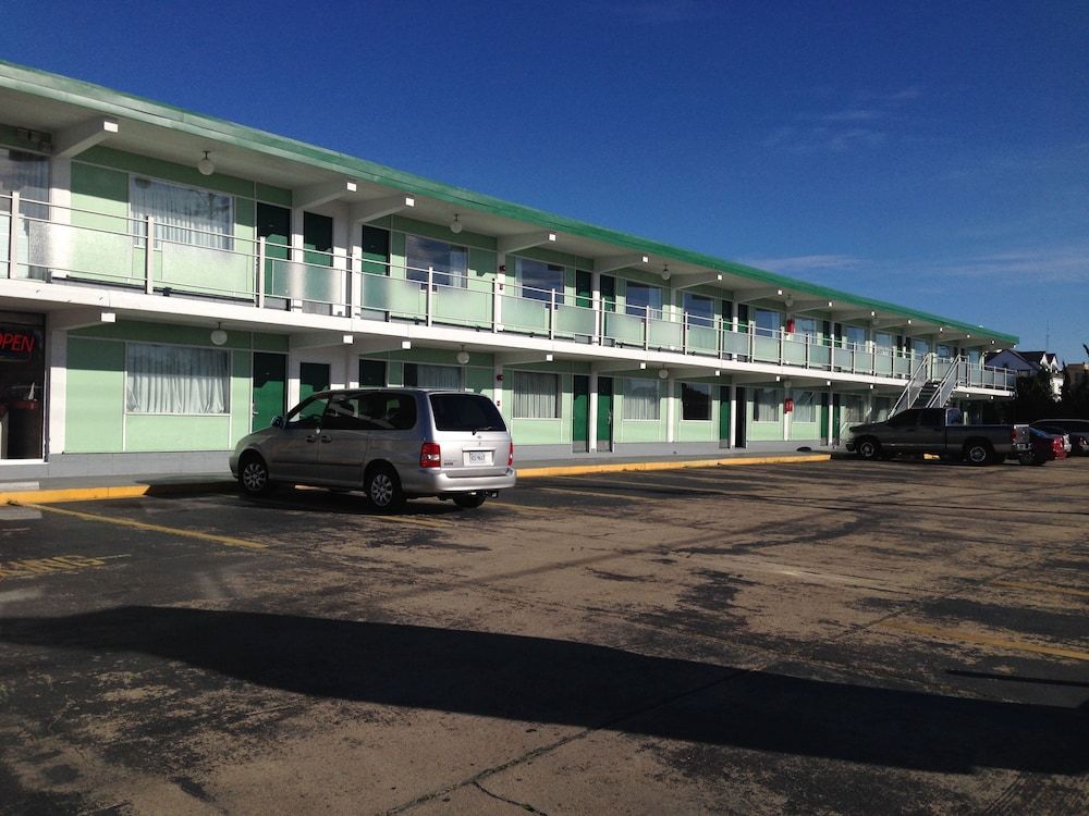 Beach Carousel Motel - photo 10