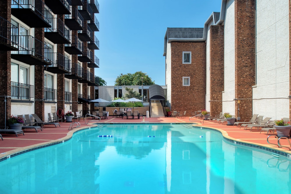 Hawthorne Inn and Conference Center - photo 17