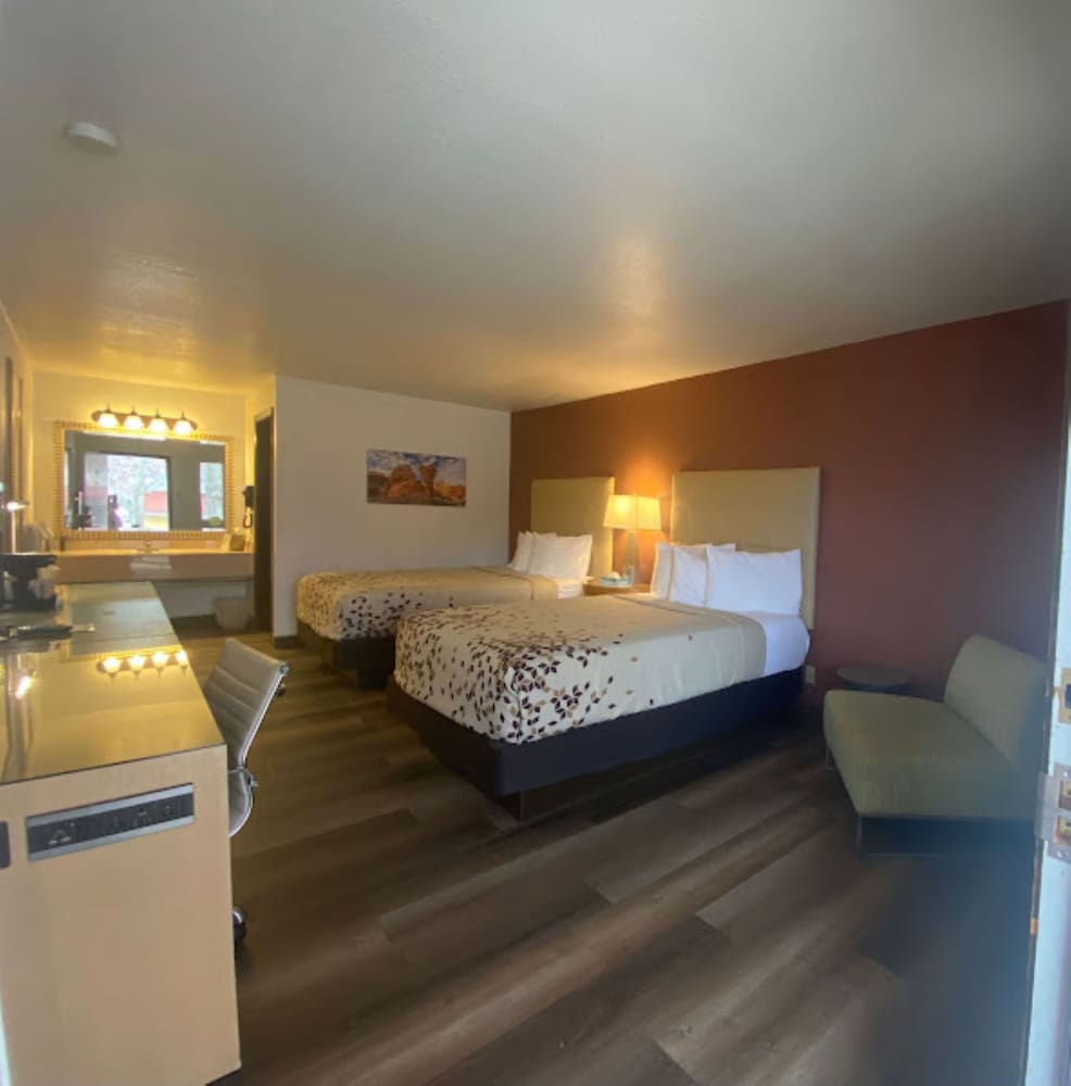 Adventure Inn & Motel - photo 11