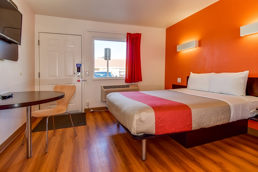 Motel 6 Riverside CA South - photo 19