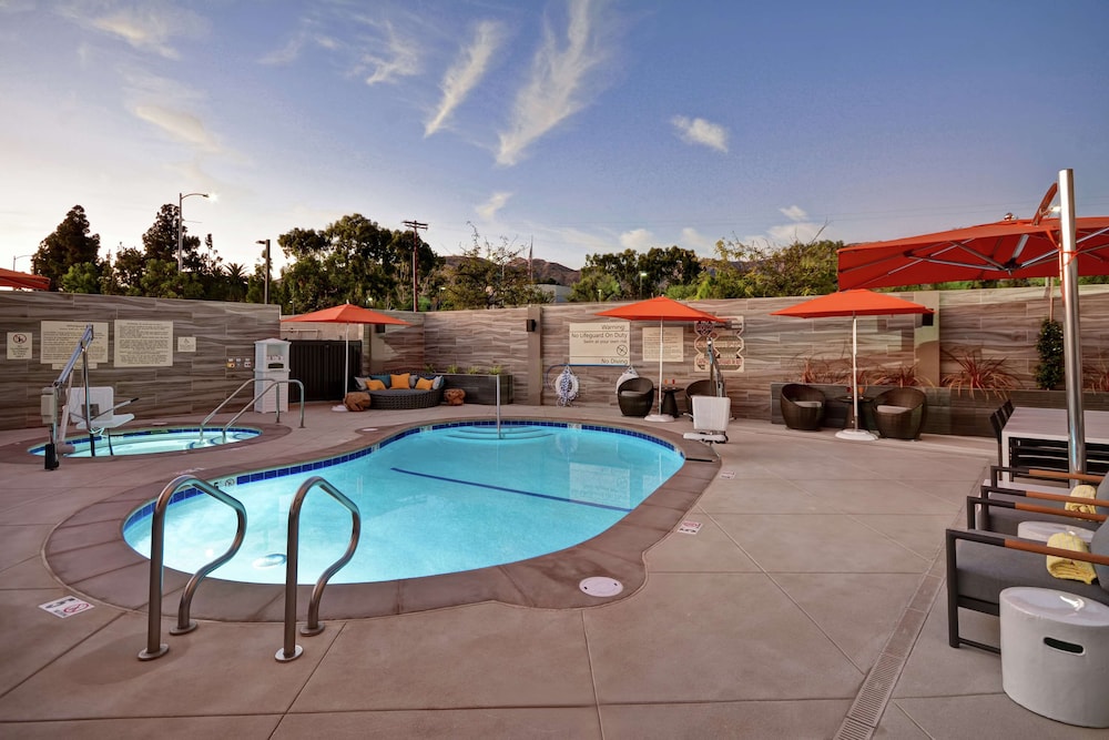 Hampton Inn & Suites Los Angeles Burbank Airport - photo 36