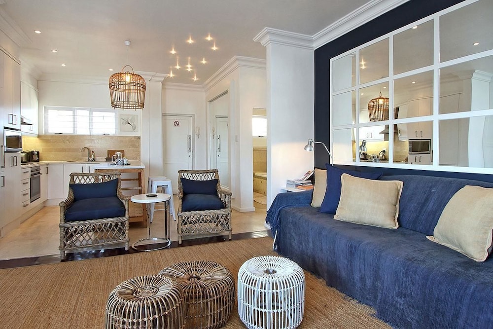 Edinburgh Court — 4-Star Luxury Hotel in Cape Town, South Africa
