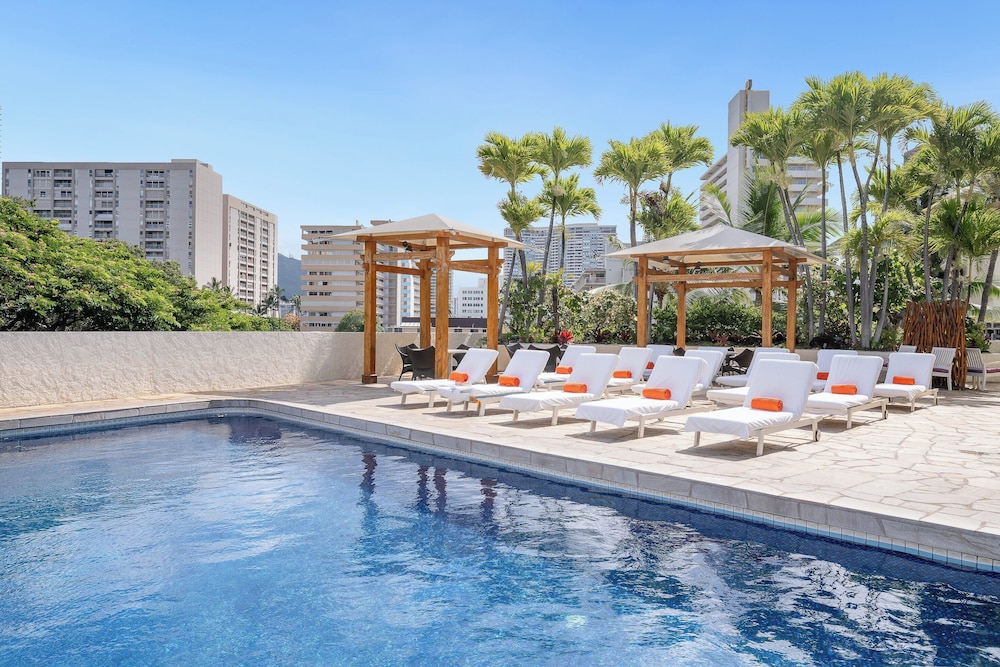 Luana Waikiki Hotel & Suites - photo 128