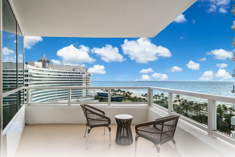 Fontainebleau Miami Beach Private Luxury Suites - photo 438