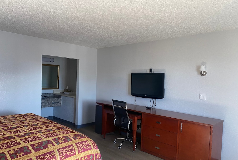 American Inn and Suites Atlanta Airport Jonesboro I 75 - photo 19