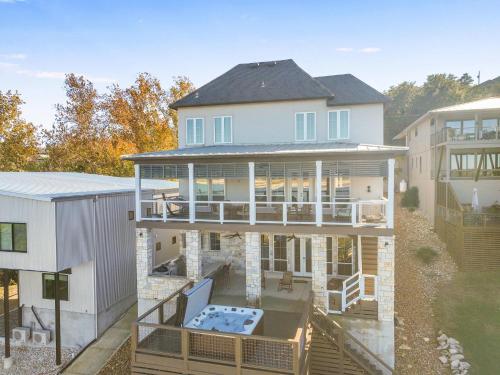 Lakeside Dreamhouse in Canyon Lake, United States