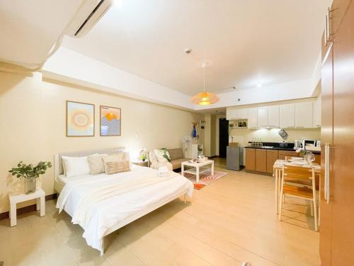Elegant Condo at Venice Grand Canal BGC #vlrtc27e — 4-Star Luxury Hotel in Manila, Philippines