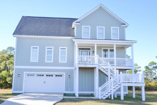 3BR Harkers Island Dream King bed Sound Views pet-friendly hotel Harkers Island