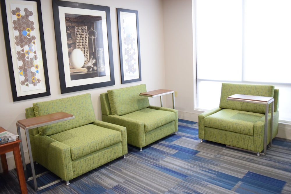 Holiday Inn Express Hotel & Suites West I 10 by IHG - photo 2
