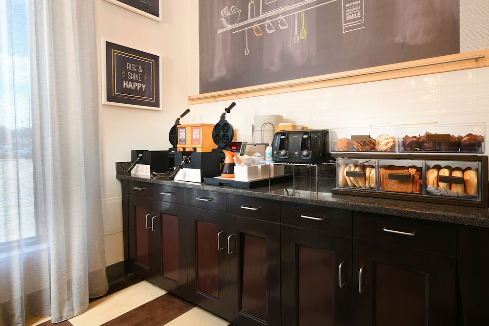 Hampton Inn & Suites Houston Medical Center NRG Park - photo 34