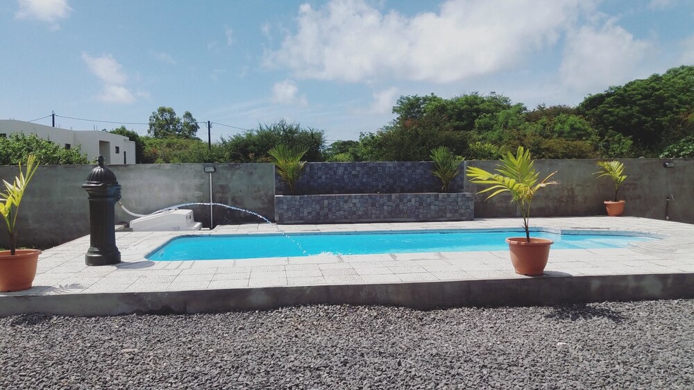 Luxurious Villa in Pereybere with Pool — 4-Star Luxury Hotel in Cap Malheureux, Mauritius