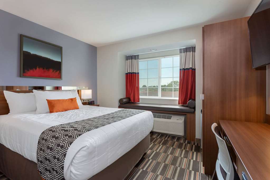 Microtel Inn & Suites by Wyndham Niagara Falls - photo 5