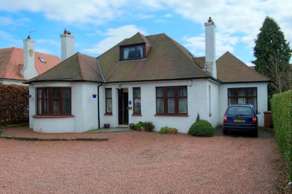 Acer Lodge Guest House — 4-Star Luxury Hotel in Edinburgh, United Kingdom