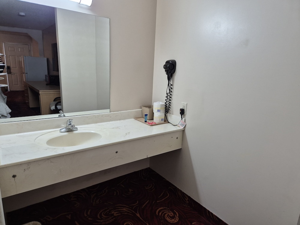 General Bragg Inn & Suites Chickamauga - photo 31