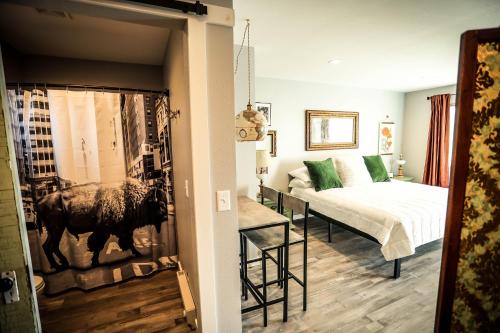 The Blue Buffalo Motel - photo 25