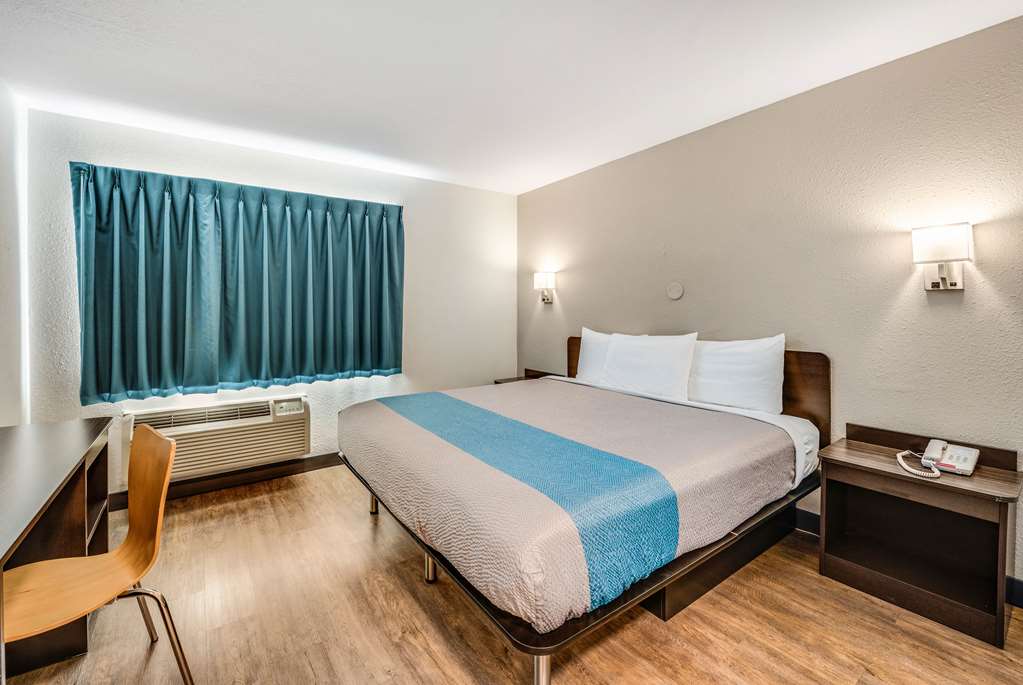 Motel 6 Fort Wayne IN - featured photo