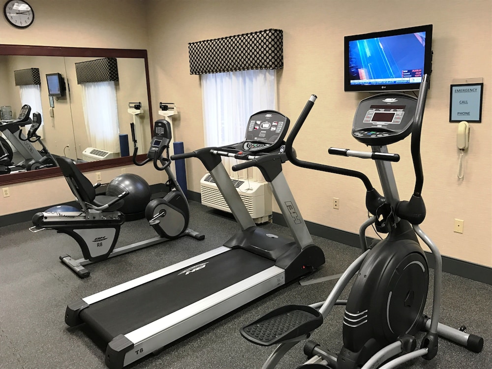 Holiday Inn Express and Suites by IHG - photo 15