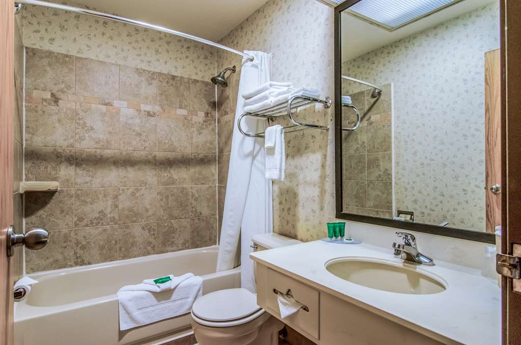 GuestHouse Inn & Suites Hotel Poulsbo - photo 27