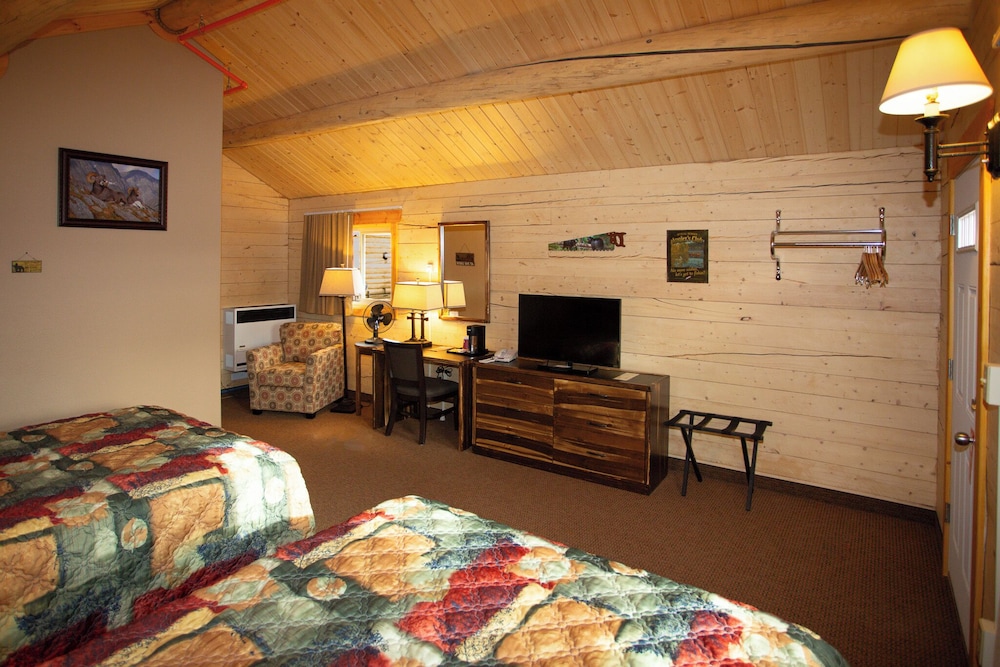 Young's Motel - photo 18