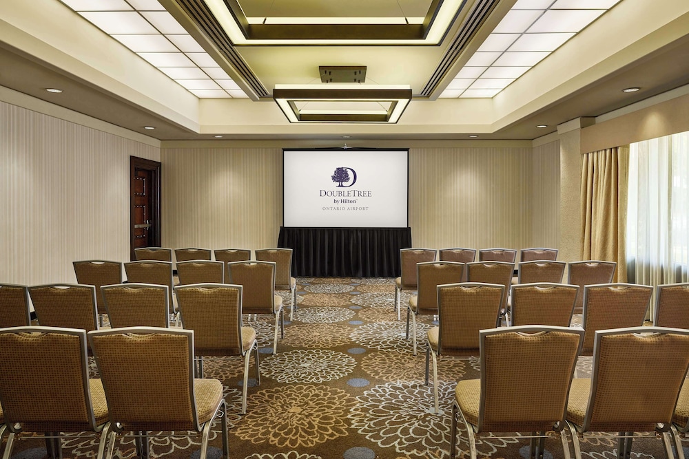 DoubleTree by Hilton Ontario Airport - photo 60