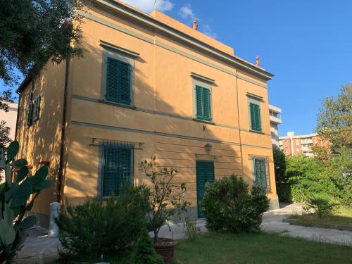 Paradisa28 Amalfi Zona Ospedale Cisanello — 4-Star Luxury Hotel in Pisa, Italy