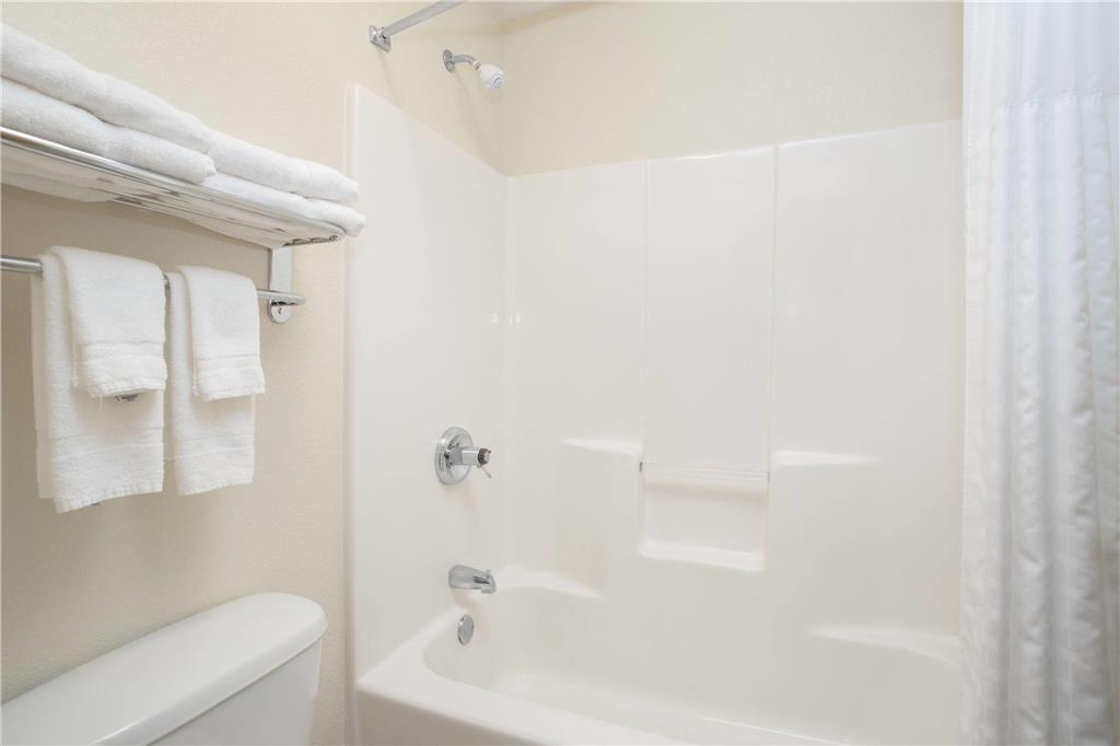 AmericInn by Wyndham Mount Pleasant - photo 17