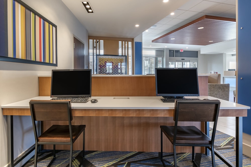 Holiday Inn Express & Suites Carlisle Southwest I 81 by IHG - photo 25