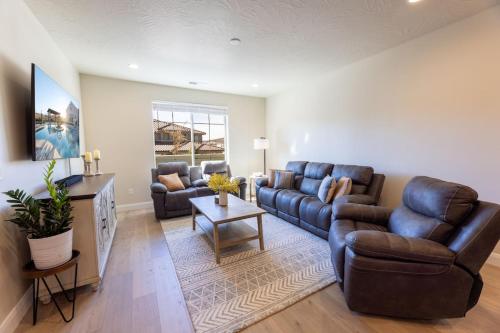 Escondido 1231 Red Rock Retreat at Escondido Fire Pit Nintendo Switch and Ping Pong Table