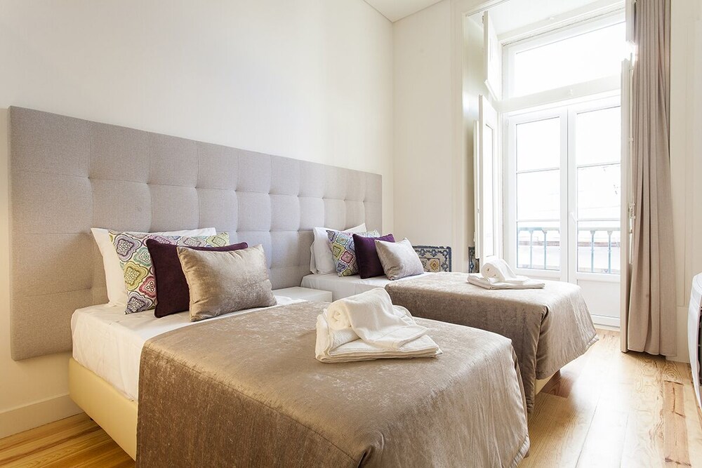 GuestReady Downtown Design Apartments