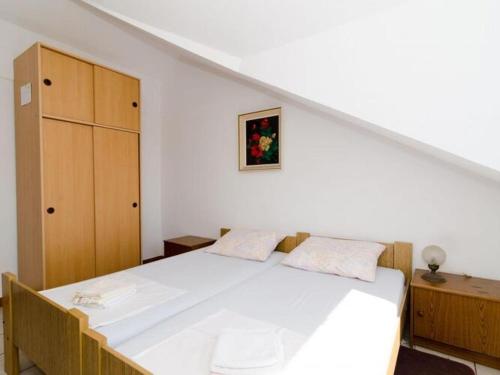 Guest House Misita One Bedroom Apartment with Balcony and Sea View