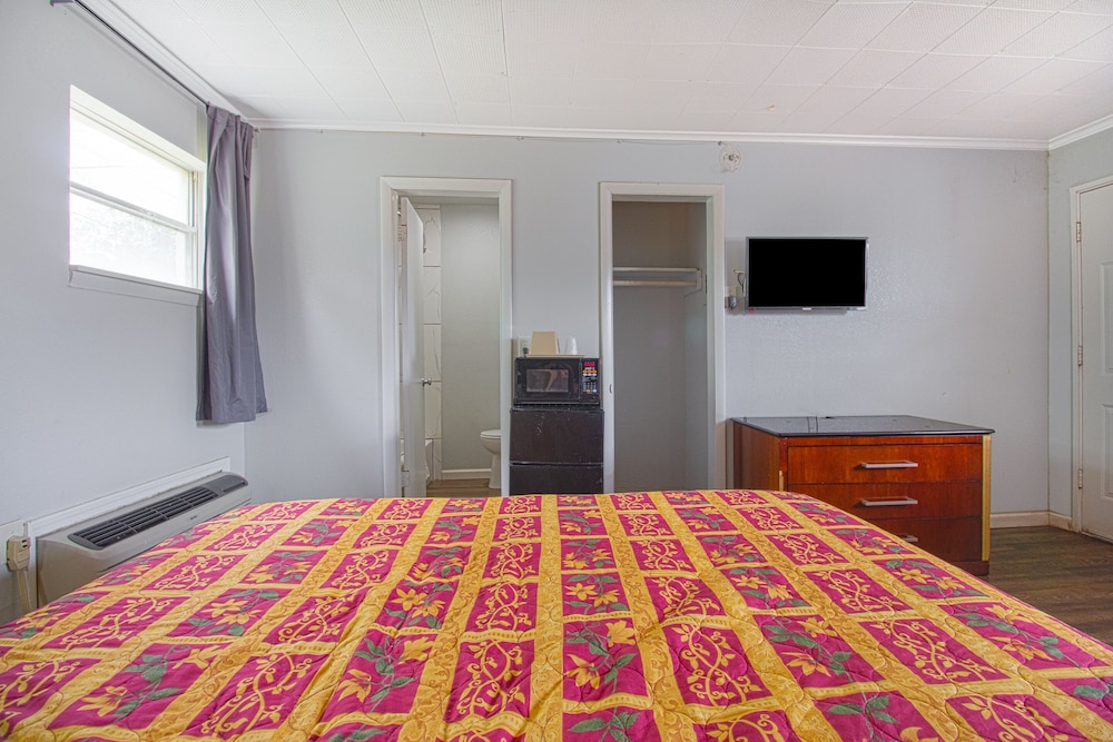 Oyo Hotel Mcalestar Ok S Main St - photo 8