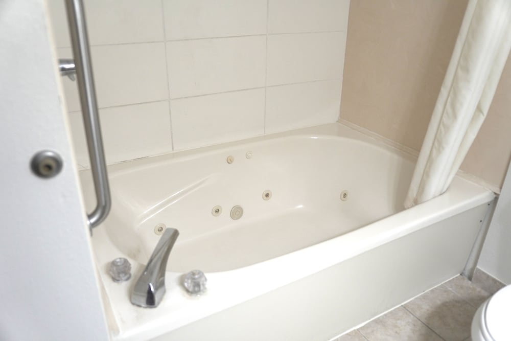 American Inn & Suites Waterford - photo 26