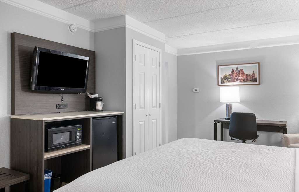 La Quinta Inn by Wyndham Stockton - photo 20