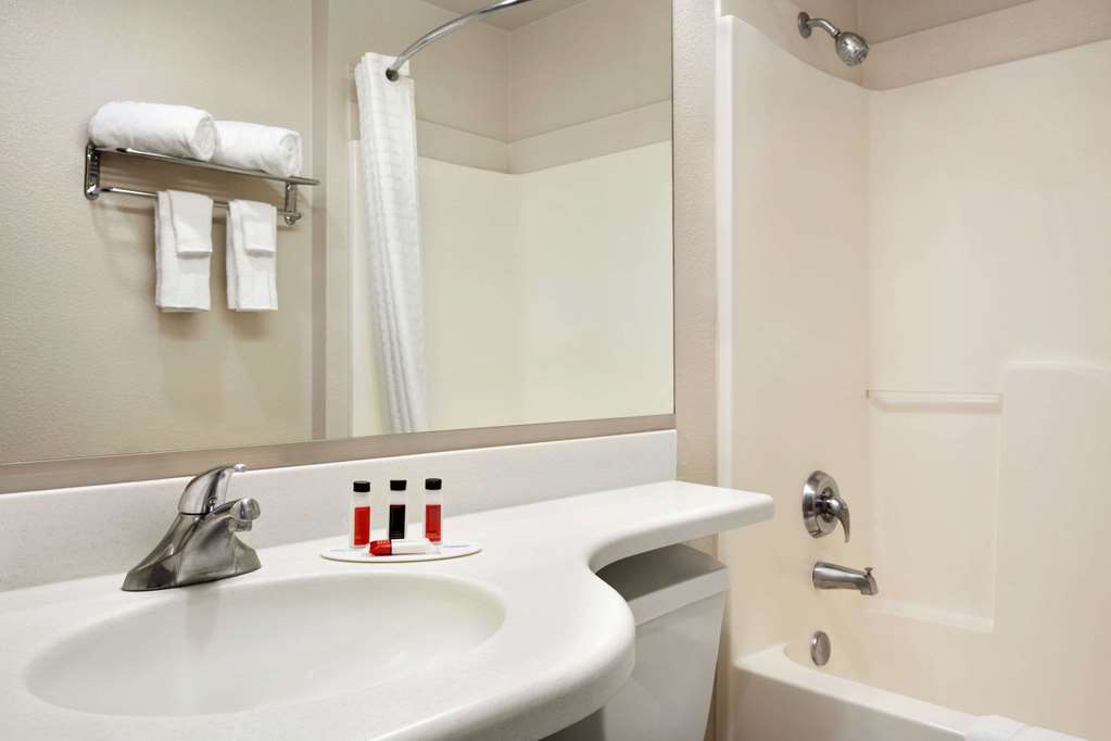 Microtel Inn & Suites by Wyndham Lodi North Stockton - photo 14