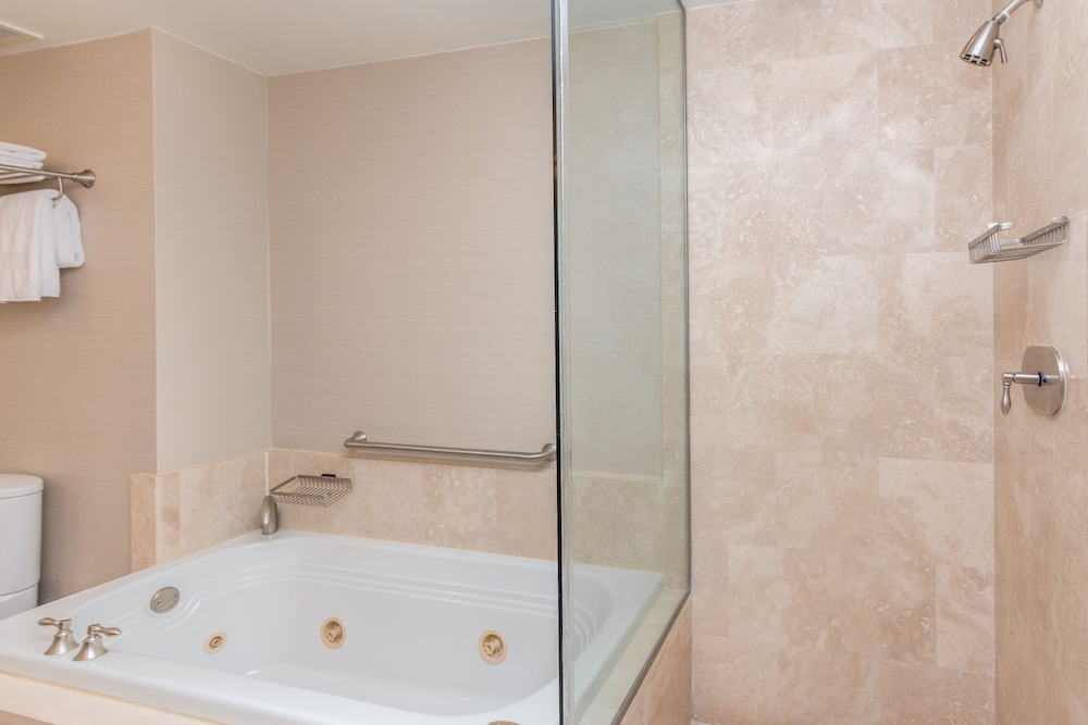 Fontainebleau Miami Beach Private Luxury Suites - photo 392