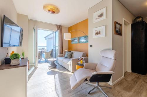 Sommertraum Charmante 3 Zimmer Wohnung mit Eckbalkon in Wustrow — 4-Star Luxury Hotel in Wustrow, Germany