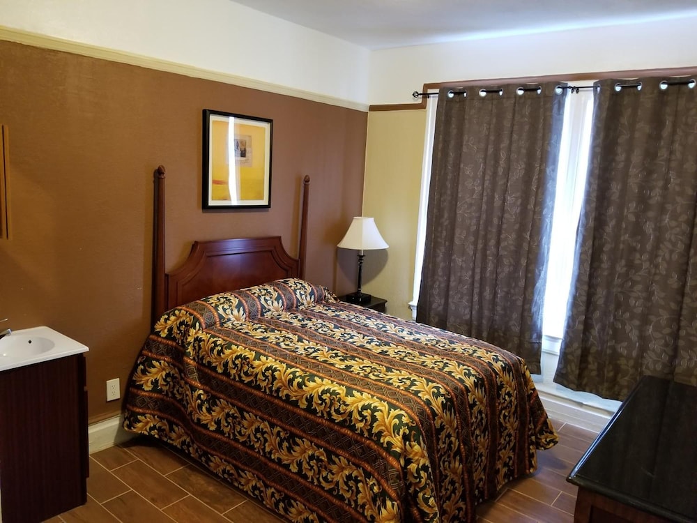 Page Hotel - photo 9
