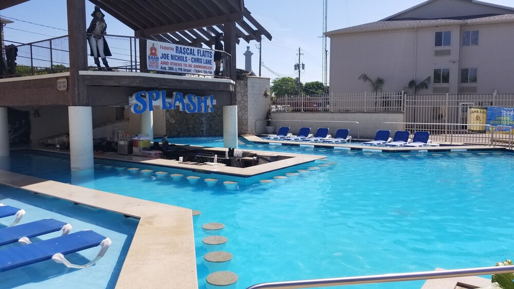 Grand Islander Hotel - photo 15