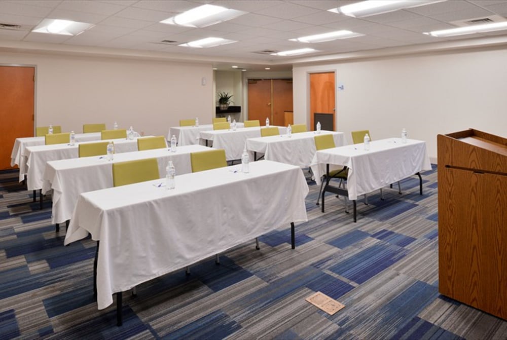 Holiday Inn Express Hotel & Suites Mooresville Lake Norman by IHG - photo 47