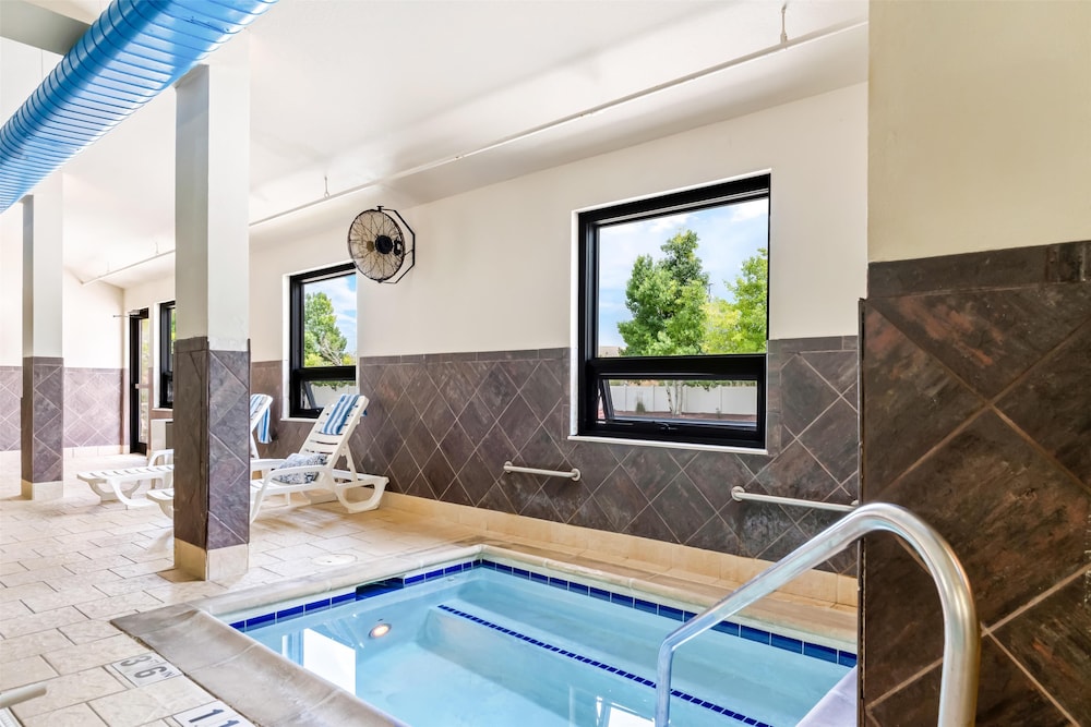 Hampton Inn Laramie - photo 44