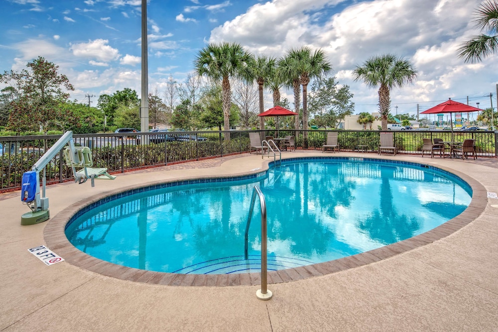 Hampton Inn & Suites Stuart North - photo 25
