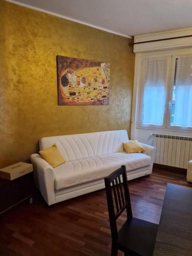 Sempione yellow — 4-Star Luxury Hotel in Milan, Italy
