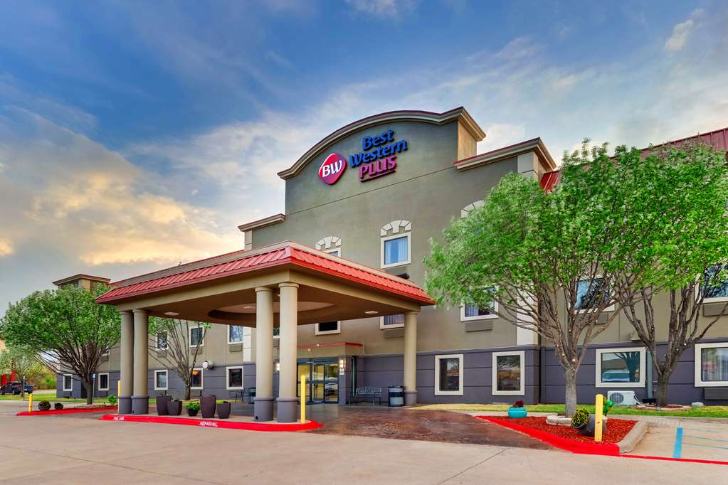 Best Western Plus University Inn & Suites - photo 9